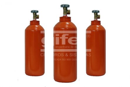 Pra que serve o cilindro de gás hélio? | GIFEL - Engenharia de incêndio