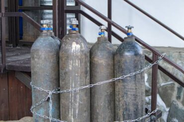 Quais os riscos de usar cilindros fora do prazo de reteste?